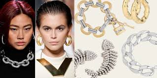 There are so many shops for clothes in addition to all that, new fashion television shows are broadcast every day which helps people in staying aware of what to buy and what not to buy. 9 Jewelry Trends Of 2020 Popular New Jewelry Styles