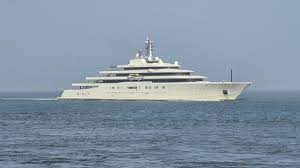 The vessel's two advanced electric engines are set to make it the. Wow Megayacht Schiebt Sich An Cuxhaven Und Otterndorf Vorbei Cnv Medien