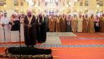 أمير الرياض ونائبه يؤديان صلاة