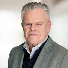 Was het het waard? Deze vraag stelden wij onszelf en de organisatie tijdens  onze eindpitch van het Management Traineeship bij Jumbo Supermarkten. Drie  jaar geleden begonnen wij aan dit bijzondere…