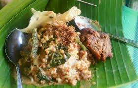 Makan pecel pincuk kalibata langsung mengobati kangenku dengan rasa pecel yang aku santap saat. Berburu Kuliner Nasi Pecel Asli Jejak Mata Backpackers Facebook