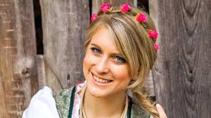 Langhaarfrisuren mit pony und brille | trendige kurzhaarfrisuren. Die Schonsten Frisuren Furs Oktoberfest Bildderfrau De