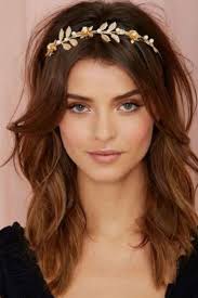 Coiffure Nouvel An 65 Idees Coiffure Pour Les Fetes Reperees Sur Pinterest Headband Hairstyles Pretty Headbands Medium Hair Styles