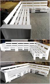 Now Here Is An Idea For The Family With Many Family Members It Is Obvious That Multiple Furniture Pieces Pallet Garden Furniture Pallet Furniture Wood Pallets
