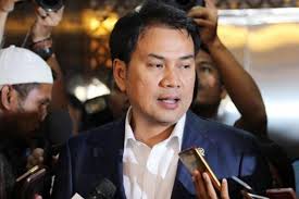 Azis syamsuddin saat ini menjabat sebagai wakil ketua dpr ri. Soal Azis Syamsuddin Golkar Kedepankan Asas Praduga Tak Bersalah