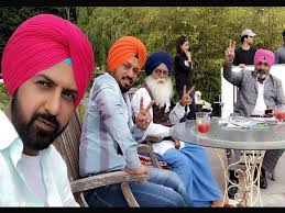Manje Bistre 2 Gippy Grewal Gurpreet Gugghi Karamjit Anmol And Hobby Dhaliwal Pose For The Camera