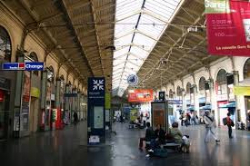 Salle Des Pas Perdus Gare St Lazare Paris France Travel