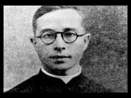 Caught Between the Sun and Stars :The Chamorro Experience During the Second  World War