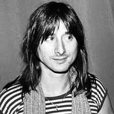 No one rocked the mullet with such style as Journey singer Steve Perry in the late &#39;70s and &#39;80s. As the band&#39;s most recognizable member, Perry&#39;s hairstyle ... - Perry