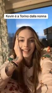 Kevin con la nonna a Torino per il trasloco