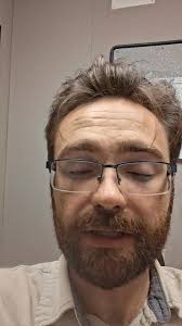 —: Mot du Jour (Word of the Day) :—, bégayer — to stutter, to stammer , —:  Superstition du jour (Superstition of the Day) :—, Pour faire arrêter un  enfant de bégayer, il faut il mange avec un chat., ...