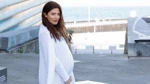 Bárbara Lennie, feliz, presume de embarazo en Donostia