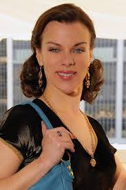 Genie Palmer's Instagram, Twitter & Facebook