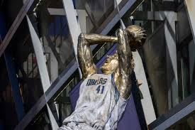 Dirk Nowitzki statue unveiled at Mavericks' American American Center