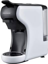 Quality coffee made easy at the touch of a button! Amazon Com Frigidaire Ecmn103 White Multi Capsule Compatible Coffee Maker Nespresso Dolce Gusto And Grounds White Kitchen Dining