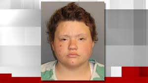 WATCH: Officer wrangles alligator from family neighborhood