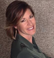 Danielle Glenn's Instagram, Twitter & Facebook