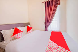 Nama dari kedai kopi ini memang berbeda dari kopi pada umumnya, yakni pelakor kepanjangan dari penikmat langsung kopi rakyat. Couple Hotels In Ayam Bakar Pelakor Malang Couple Friendly Hotel Starting Rp30500 Upto 56 Off On 36 Ayam Bakar Pelakor Malang Hotels