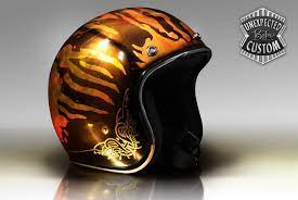 Unexpected Custom Luxury Art For Special Bikes And Bikers Vintage Helmet Custom Helmet Paint Motorcycle Helmets Vintage