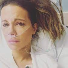 Wir zeigen die berühmten besitzer mit ihren bellenden freunden. Kate Beckinsale Starportrat News Bilder Gala De