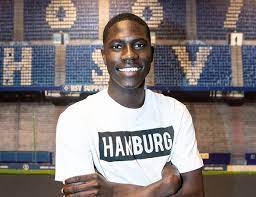 Ihrer ansicht nach gehört der talentierte belgier nicht längerfristig in die zweite. Der Erste Neue Spricht Amadou Onana Hsv Da Bekomme Ich Gansehaut