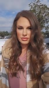 Amber Tetreault's Instagram, Twitter & Facebook