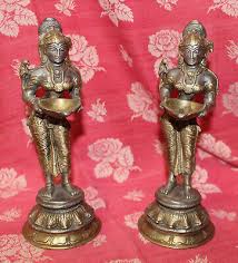 Extreme rare high quality museum piece. India Antique Bronze Oil Lamp