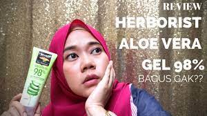 Dilihat dari label kemasannya, aloe vera keluaran herborist ini mengklaim kalau dia mengandung 98% aloe vera gel. Review Herborist Aloe Vera Gel 98 Moisturizer Rara Febtarina Youtube