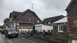 Un pistolet à grenaille, ou a blanc, ou a gaz, est petit, léger (mais on … a quelques mètres, un pistolet à grenaille ne fait déjà presque plus rien. Dechy La Playlist Du Dj Ne Plait Pas La Bagarre Se Regle Au Pistolet A Grenaille