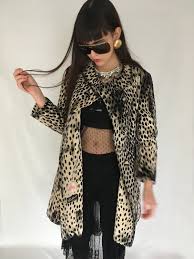 Black And White Spotted Faux Fur Coat Eco Pelliccia Leopardo Maculato Lola Darling Giacca Velluto Stampato Macchie Nere Dipinte E Borchie Metallo Da Vintage Unico Made In Italy Vintage Outfits Fashion Clothes