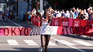 This is jepchirchir's second world record over the distance. Sojaqikfy0gknm