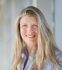 Lesley Shannon's Instagram, Twitter & Facebook