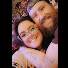 Sandra Packer's Instagram, Twitter & Facebook