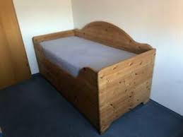 Kastenbett aus massivholz (grigat) kastenbett aus massiver kiefer mit zwei schubladen für das bettzeug oder anderes. Kojenbett Massiv Kiefer Ebay Kleinanzeigen