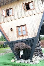 Video, 00:00:59welcome to the upside down house. Amazing Upside Down House