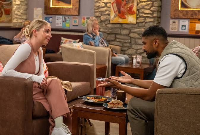 New Emmerdale couple make sex decision but have they moved too quickly? |  Soaps | Metro News