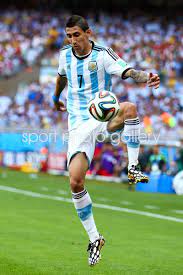Angel di maria returned to training on saturday night but pulled up with suspected thigh injury. World Cup 2014 Print Football Posters Angel Di Maria