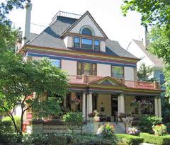 The queen anne style became fashionable in the 1880s and 1890s, when the industrial revolution was building up steam in the united states. Dave S Victorian House Site Victorian House School