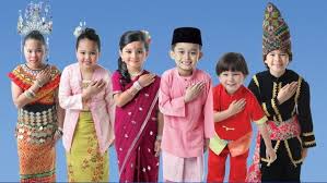 The largest ethnic groups in malaysia are the malays, chinese and indians. Sabahanfood Bai Malaysianfood