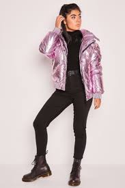 Doudoune matelassée rose clair à imprimé fleuri à capuche. Doudoune A Capuche Doree Jayloucy Brentiny Paris