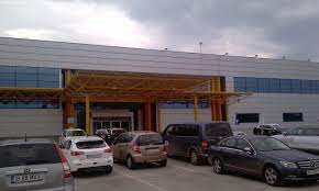 Este cat se poate de normal ca atunci cand oamenii lasa masina undeva sa se. Tarife UriaÈ™e De Parcare La Aeroportul Cluj Ce MÄƒsurÄƒ AnunÈ›Äƒ PreÈ™edintele Consiliului JudeÈ›ean Cluj Horea Uioreanu Stiri De Cluj