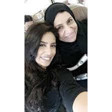 يمكنك التعرف على الإجراءات التي يتخذها الأشخاص الذين يديرون المحتوى وينشرونه. Ø¨Ø§Ù„ÙÙŠØ¯ÙŠÙˆ ØµØ¯ÙØ© ØºÙŠØ± Ù…ØªÙˆÙ‚Ø¹Ø© Ù„Ù„ÙÙ†Ø§Ù†Ø© Ø¥Ù„Ù‡Ø§Ù… Ø¹Ù„ÙŠ Ø¯Ø§Ø®Ù„