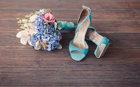 With sailcloth tents and wide planked floors built just for this celebration, this beach affair is as elegant and glamorous as they come. 20 Beach Wedding Bouquet Ideas Seashells And Flowers