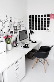 I Am Currently Obsessed With Interior Designed Black And White Spaces There S Something About The Stark Contrast Home Office Decor Home Office Space Interior