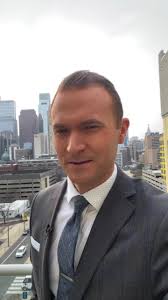 Quick Skydeck weather check before @cbsphiladelphia at 4. Light snow has  started to fall in Center City Philadelphia.