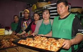 Clg recorrió varias panaderías para conocer cómo viven su día, sus productos más destacados y variantes para distintos tipos de consumidores. Reactivan La Economia Panaderos De San Juan Totolac El Sol De Tlaxcala Noticias Locales Policiacas Sobre Mexico Tlaxcala Y El Mundo