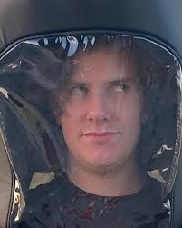 Who are you wearing??” ☹️ #Emmys