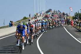 ⛰ @letourdefrance official amateur events 🌐 15 races around the world 🚲experience the tour de france legend ® more information about. Tour De France 2018 Le Resume De La 1ere Etape