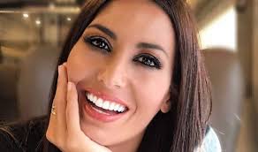 La showgirl condivide sui social un pensiero per il suo bambino, protagonista con lei di un'esperienza difficile da dimenticare. Elisabetta Gregoraci Figlio Nathan Falco Fidanzato Come L Ha Scoperto