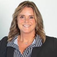 Lynzi Jones's Instagram, Twitter & Facebook